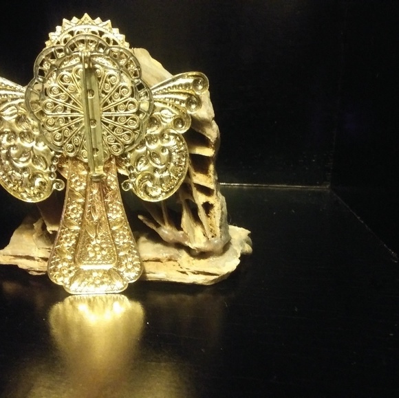 Lady's angel pin - Picture 2 of 2